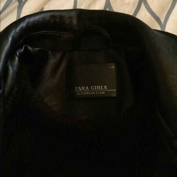 Zara girls preloved black leather w/ fleece - Picture 2 of 4